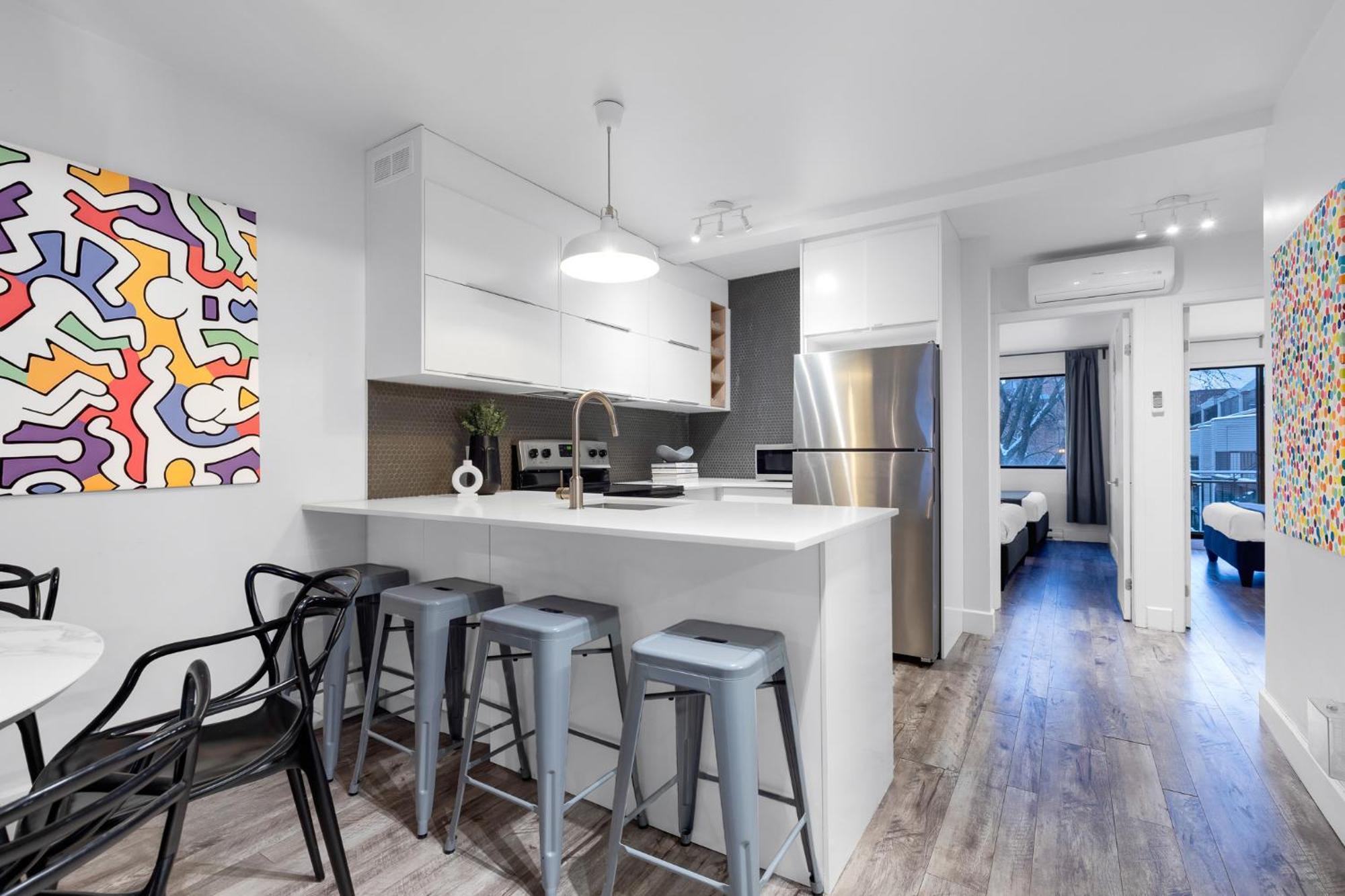 Liv Mtl Urban Aparthotel มอนทรีอัล ภายนอก รูปภาพ
