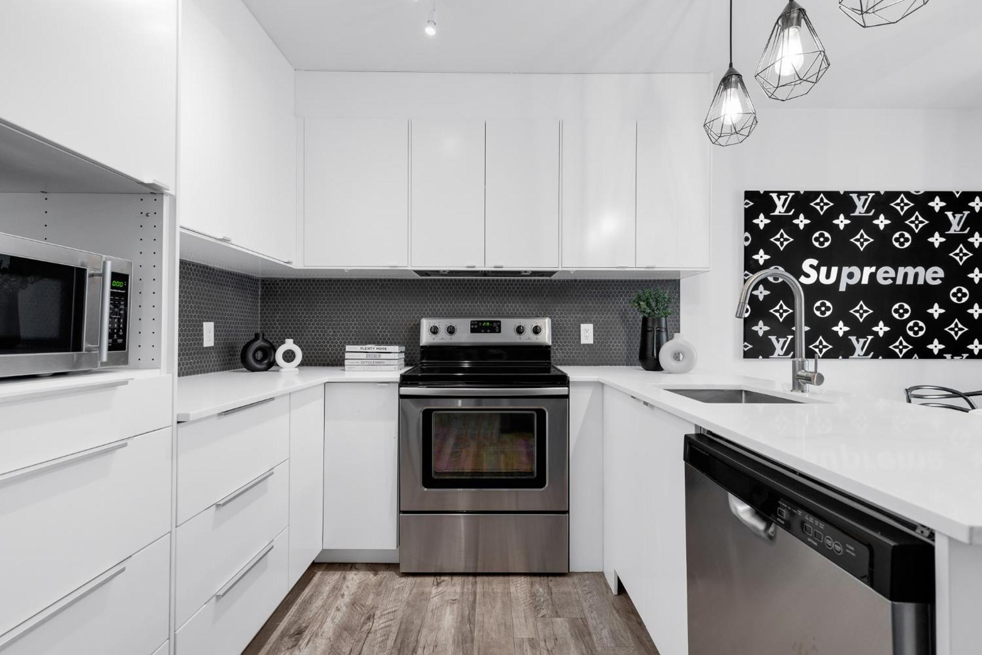 Liv Mtl Urban Aparthotel มอนทรีอัล ภายนอก รูปภาพ